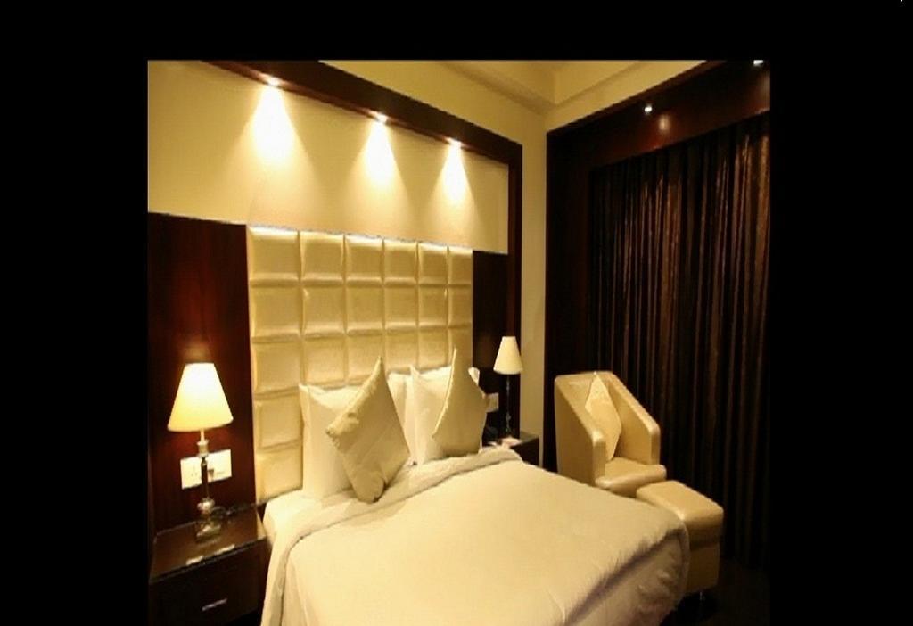 Hotel Vijay Intercontinental Kanpur Exterior foto